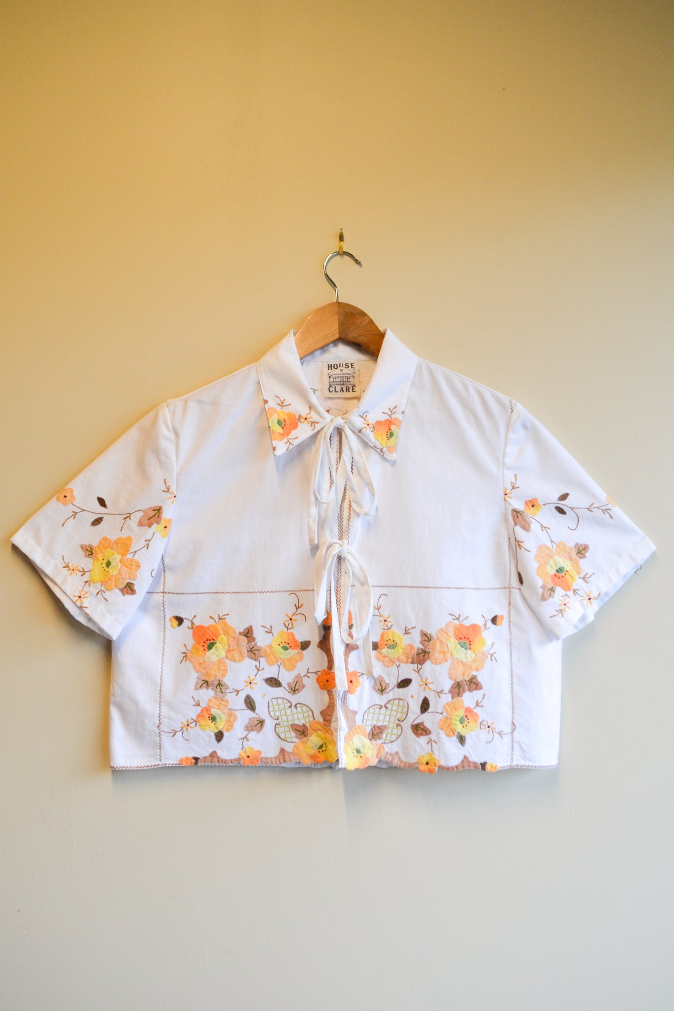 Tie Top | Applique | Short Sleeve | S-M