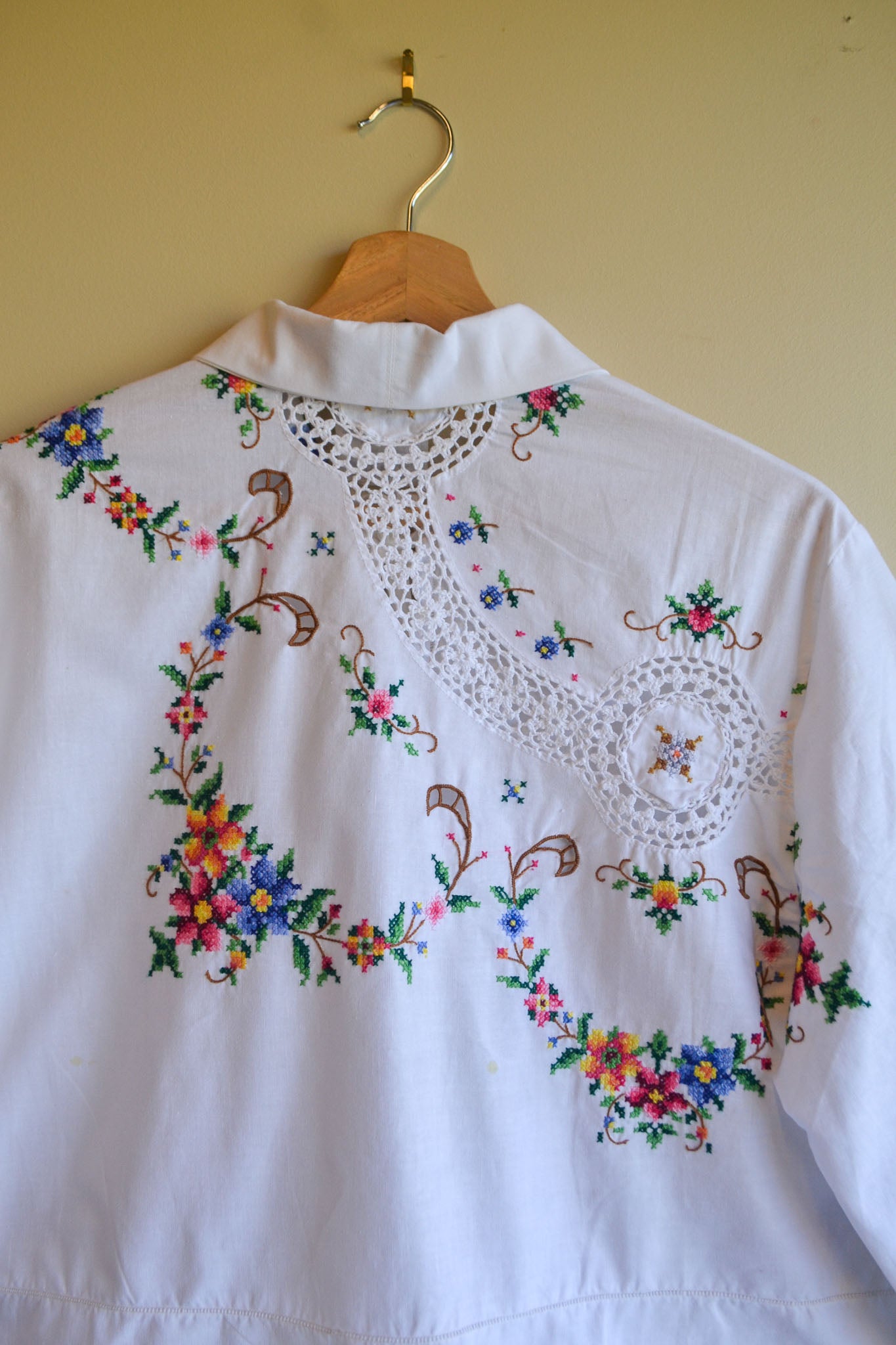 Tie Top | Embroidery | Long Sleeve | Medium